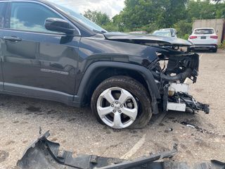 2018 Jeep Compass Latitude 4x4 - Primary Damage Right Image